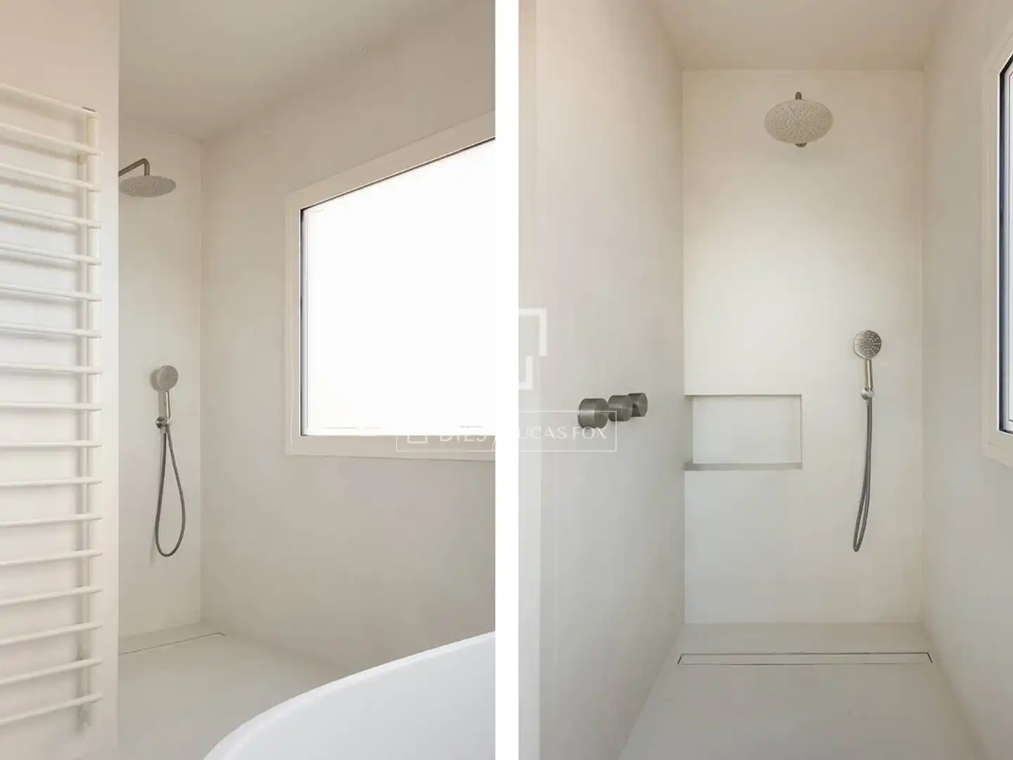 Bathroom of Attic for sale in Barcelona  with Air Conditioner, Heating and Parquet flooring