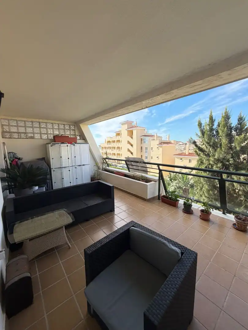 Terraza de Piso en venta en Benalmádena con Calefacción, Terraza y Piscina comunitaria