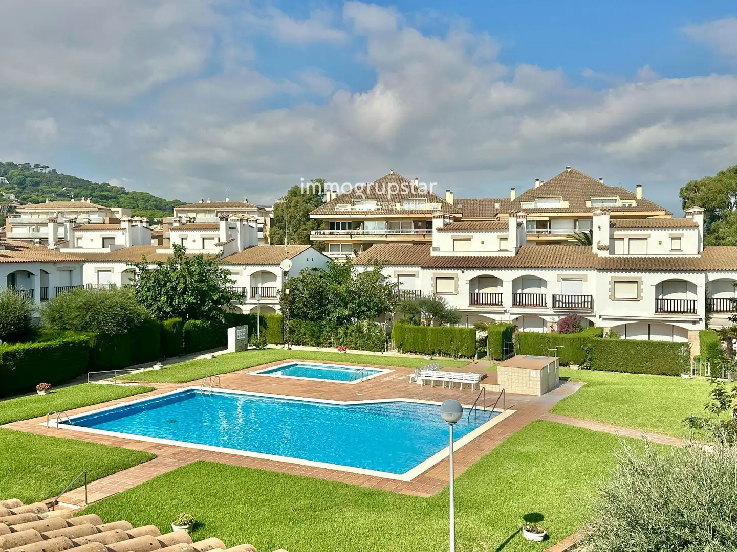 Vista exterior de Casa adosada en venta en Torre Valentina - Mas Vilar de La Mutxada - Treumal
