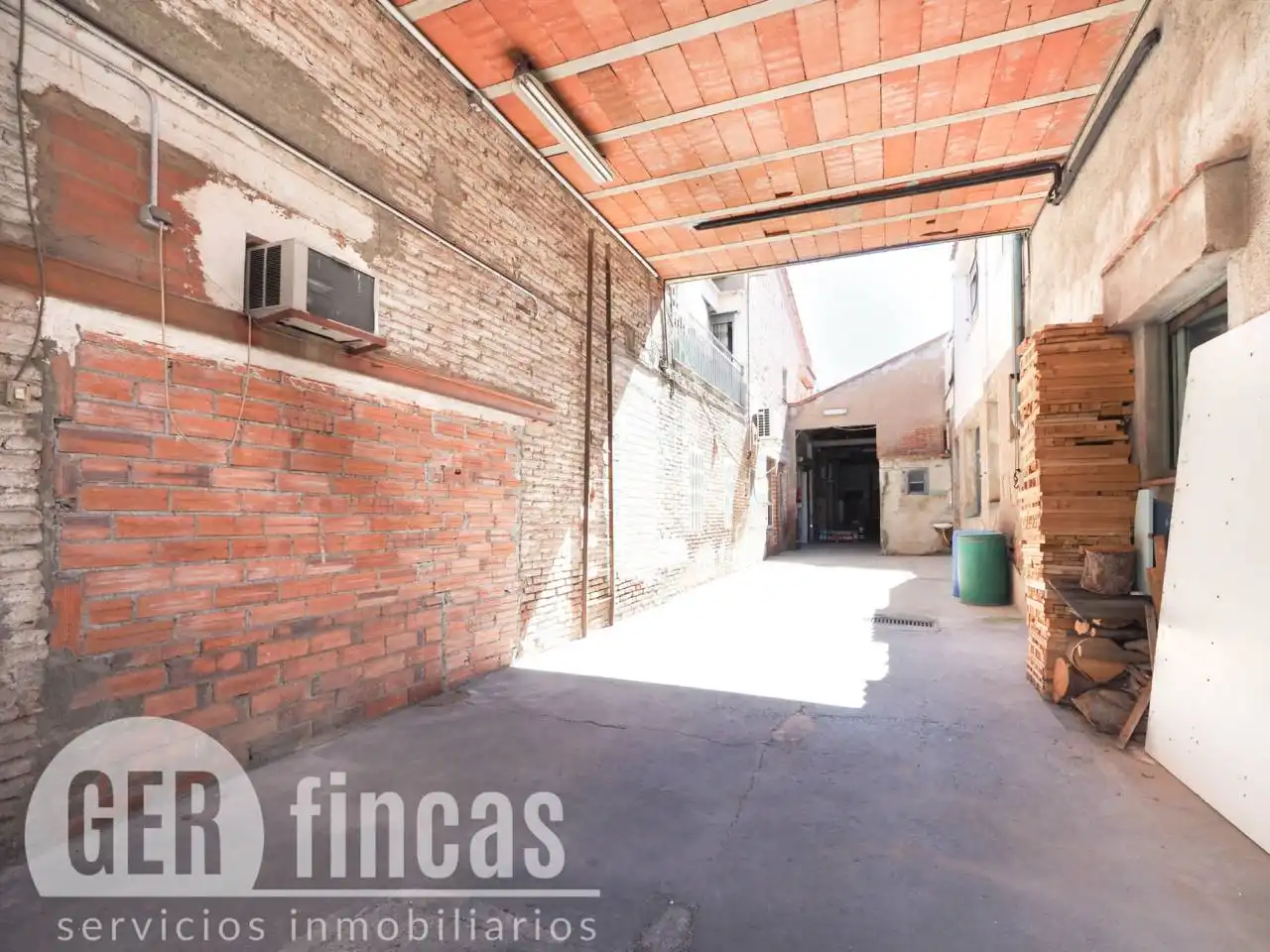 Vista exterior de Casa o xalet en venda en Terrassa amb Aire condicionat, Calefacció i Parquet