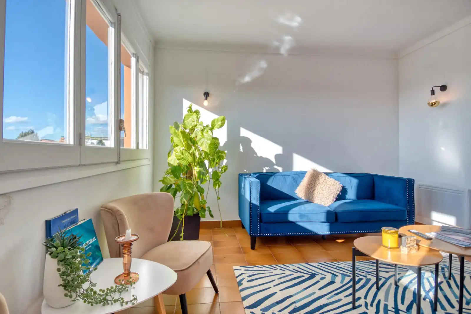 Wohnzimmer von Dachboden zum Verkauf in Begur