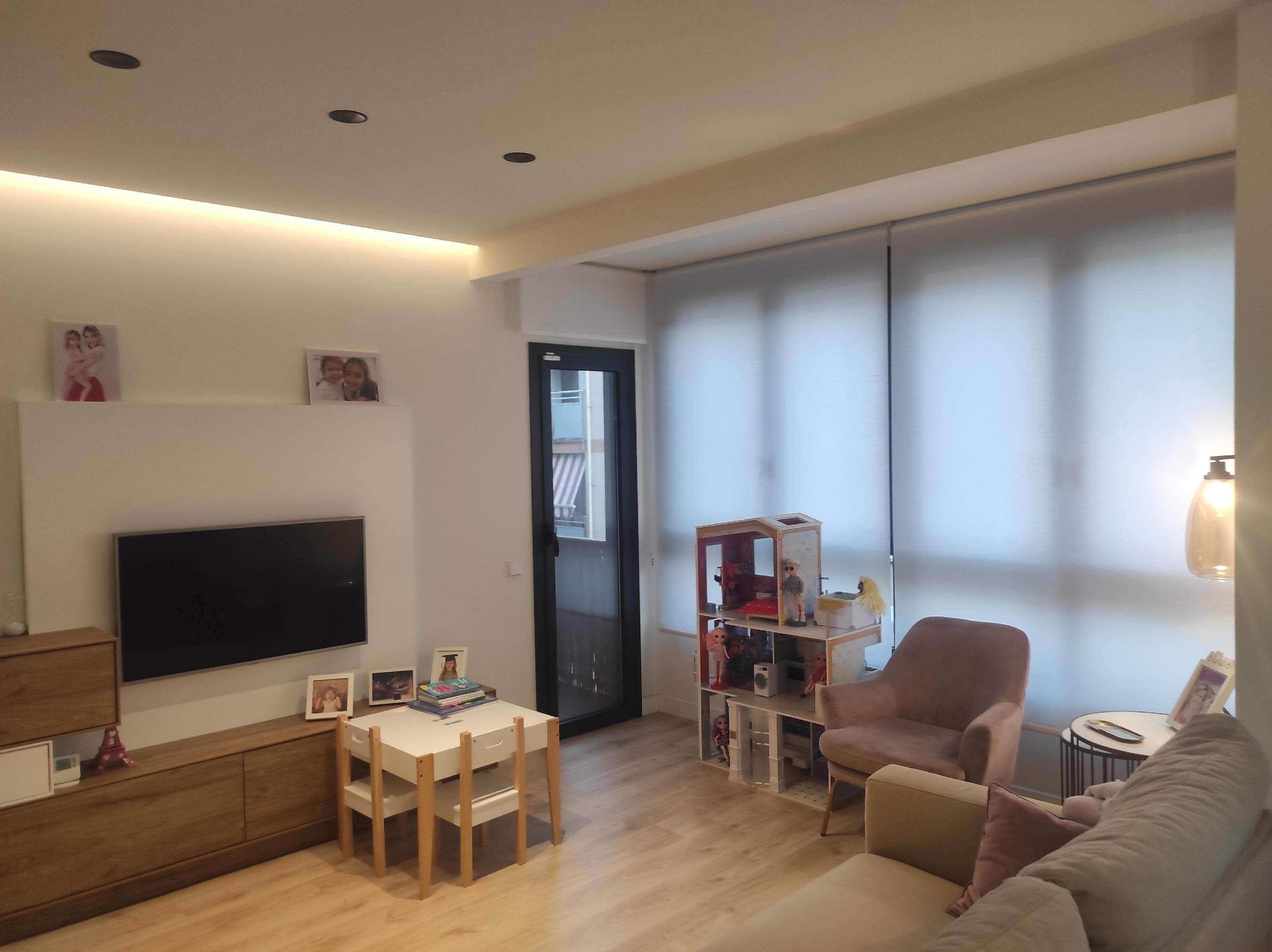Living room of Flat for sale in Esplugues de Llobregat  with Air Conditioner, Heating and Parquet flooring