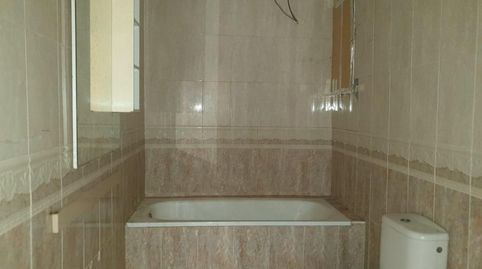Foto 4 de Casa adosada en venta en Carrer Joaquim Sorolla, Parc Bosc - Castell, Figueres