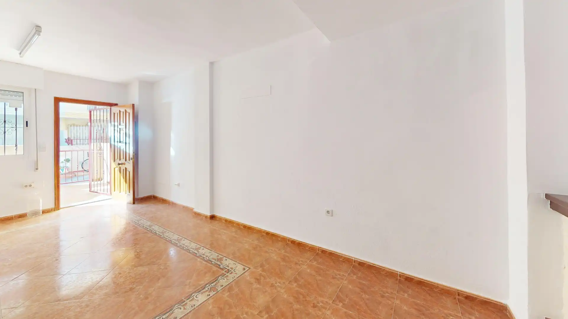 Casa adosada en venda en Orihuela amb Jardí privat, Terrassa i Balcó