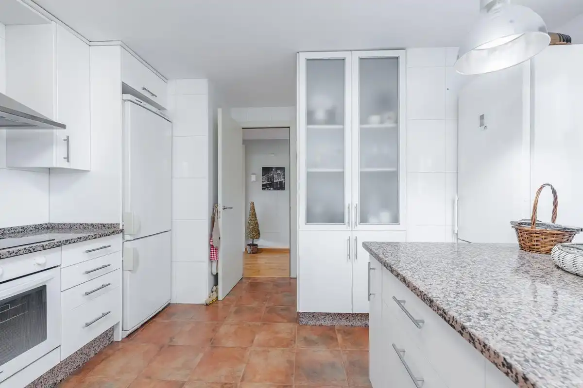 Cocina de Ático en venta en Guillena con Calefacción, Terraza y Trastero