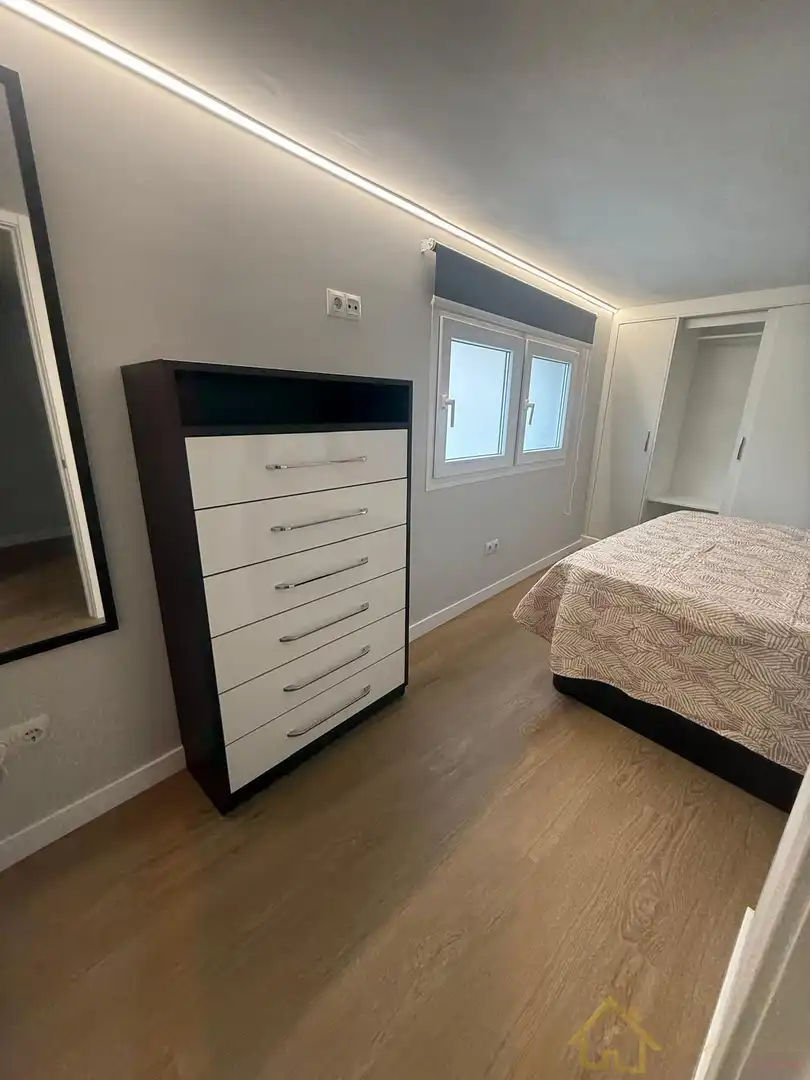 Habitación de Dúplex en venta en Lugo con Calefacción, Amueblado y Alarma