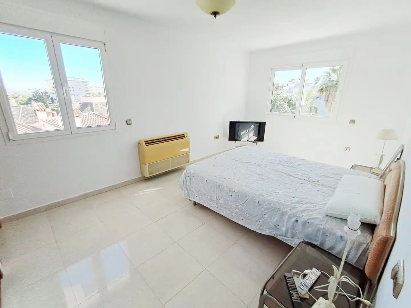 Dormitori de Casa adosada en venda en Benalmádena amb Aire condicionat, Calefacció i Jardí privat