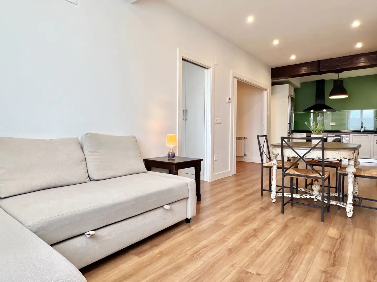 Sala d'estar de Pis en venda en Vitoria - Gasteiz amb Calefacció, Parquet i Traster