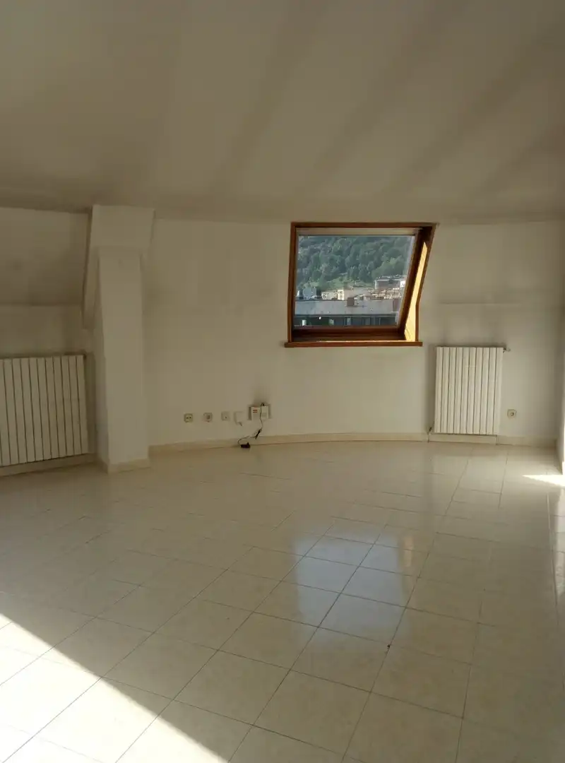 3-bedroom flat for rent in Escaldes-Engordany · 3 of 43