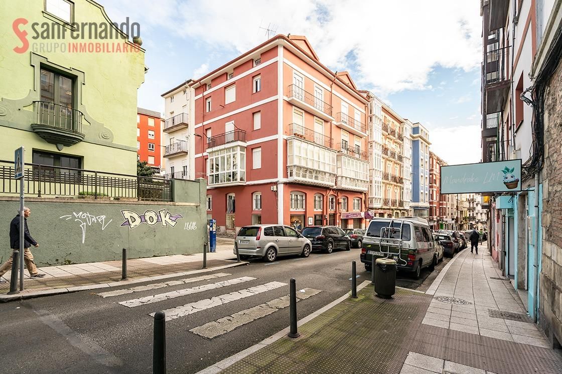 Außenansicht von Wohnung zum Verkauf in Santander