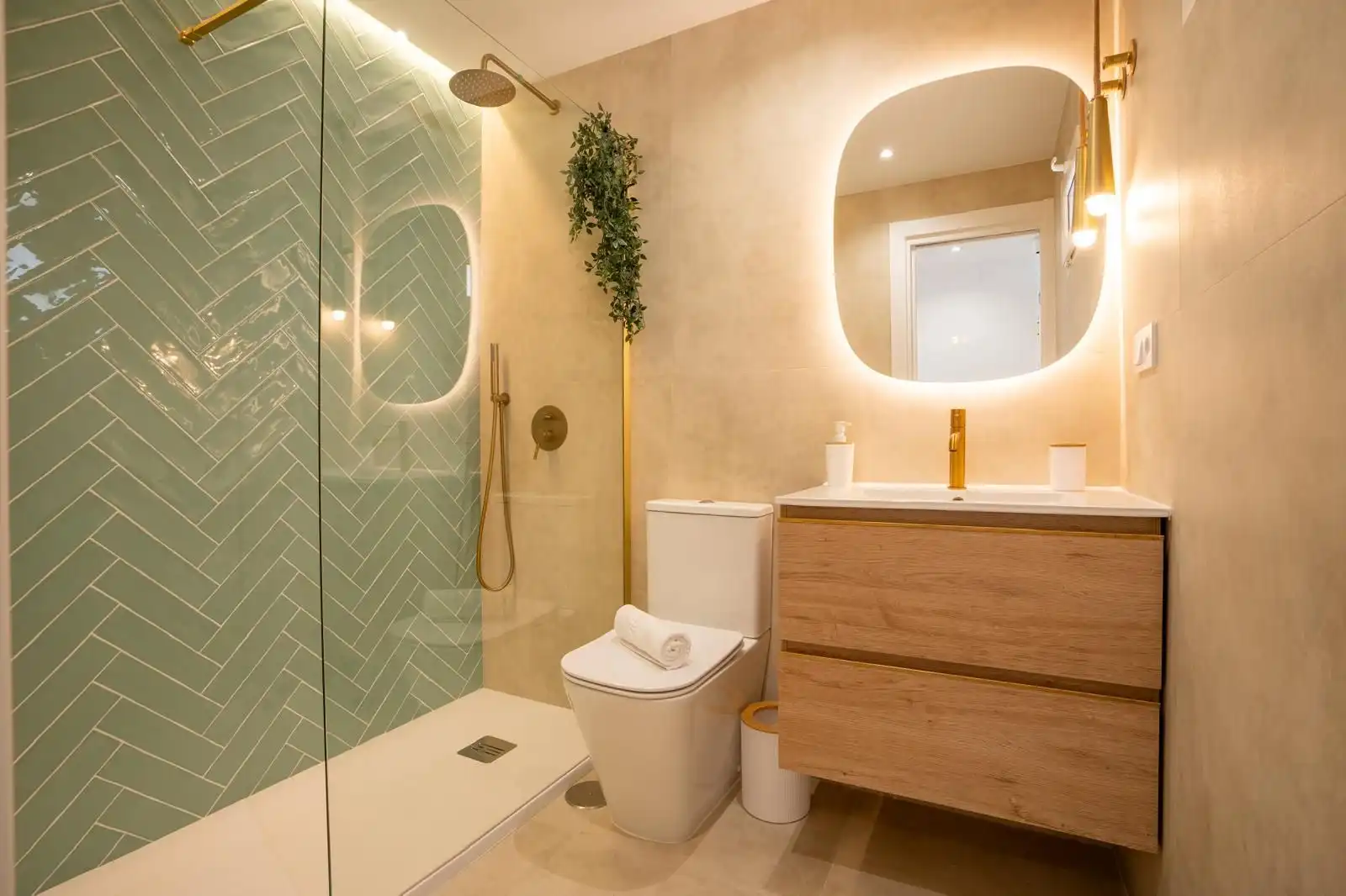 Badezimmer von Wohnung zur Miete in Torremolinos mit Klimaanlage, Terrasse und Möbliert