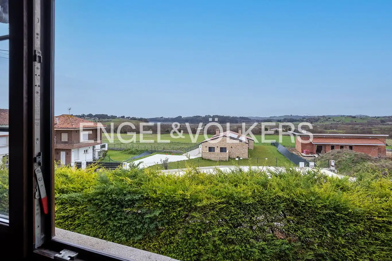 Terraza de Casa o chalet en venta en Marina de Cudeyo con Calefacción y Jardín privado