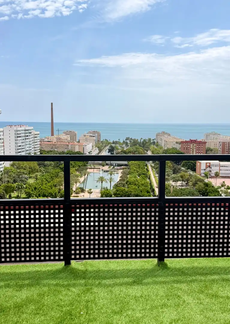 Vista exterior de Ático en venta en Málaga con Aire acondicionado, Calefacción y Jardín privado