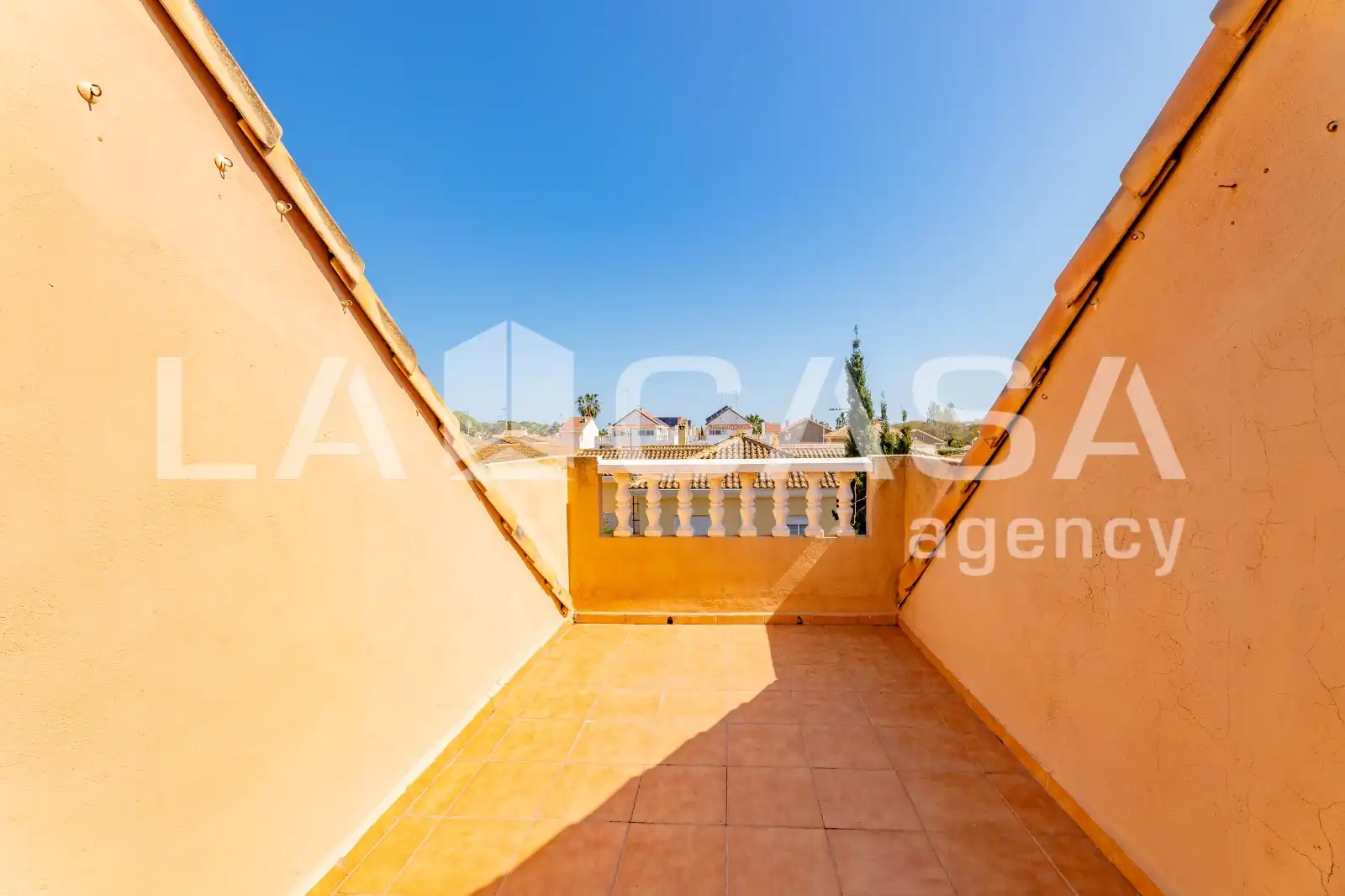 Terrassa de Casa adosada en venda en Sagunto / Sagunt amb Terrassa, Piscina i Balcó