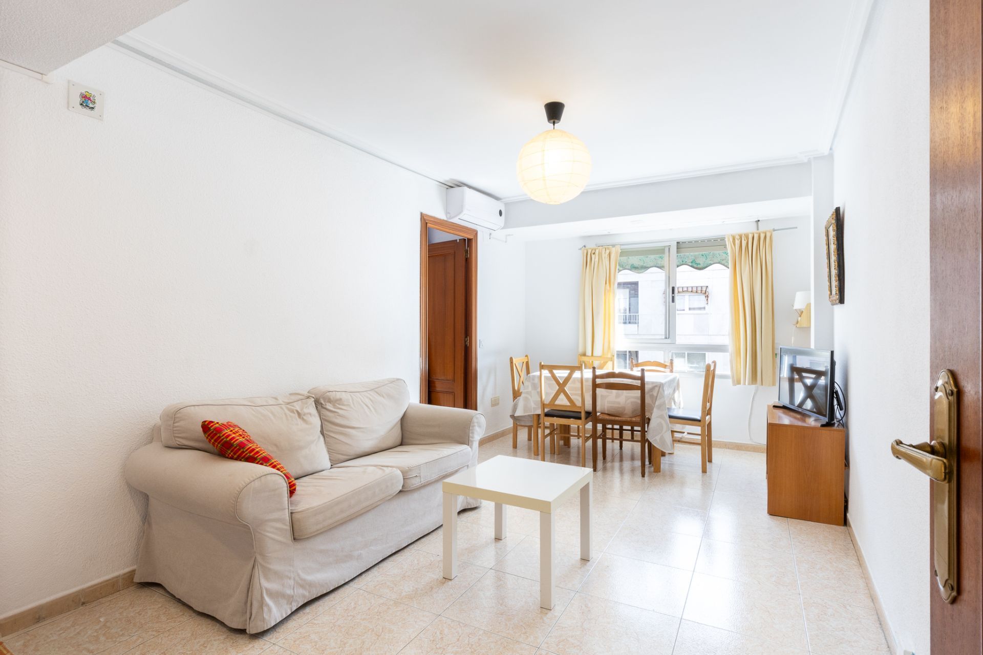 Living room of Flat for sale in  Valencia Capital  with Air Conditioner and Terrace