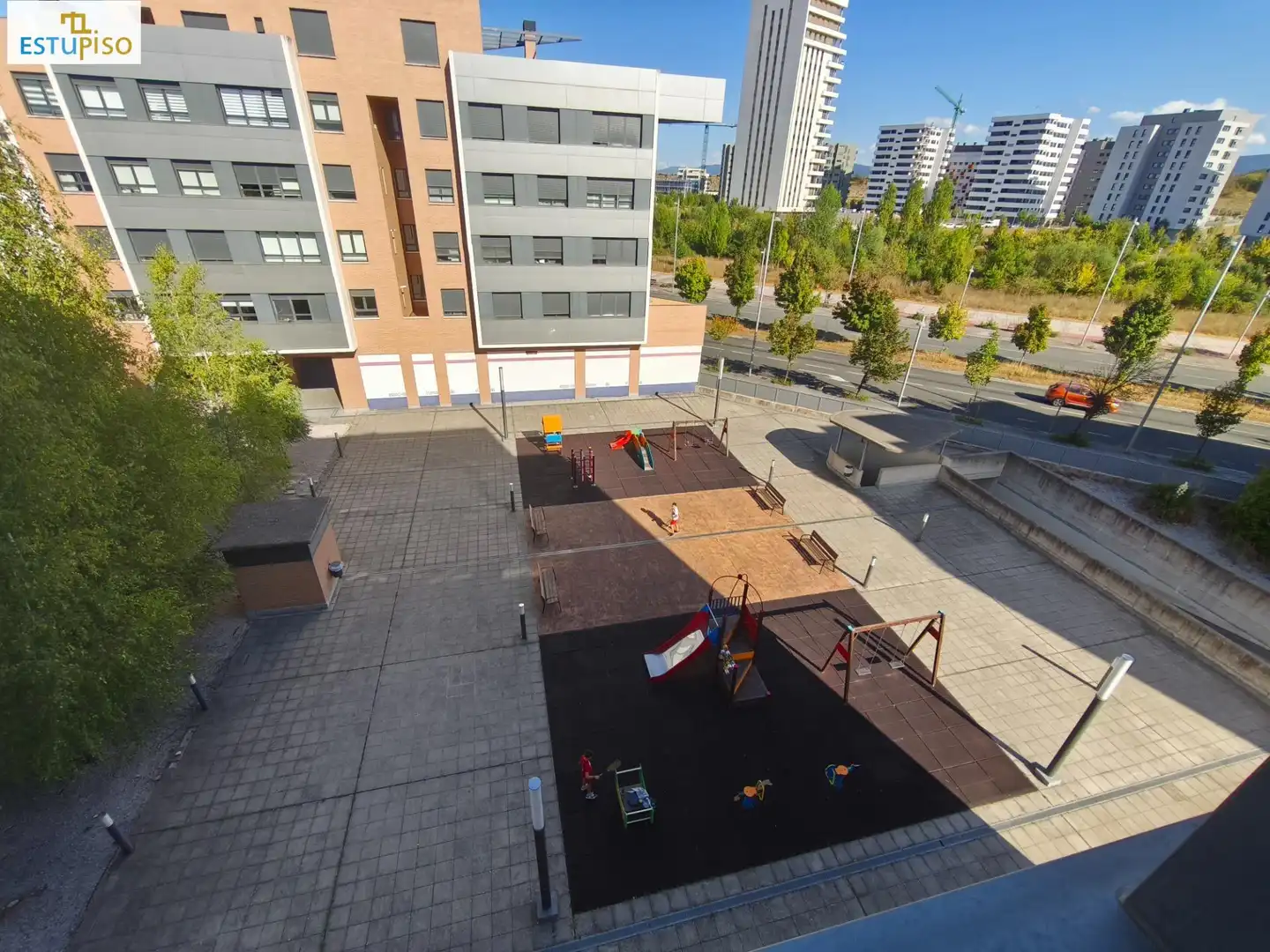 Parking de Piso en venta en Vitoria - Gasteiz con Calefacción, Jardín privado y Terraza