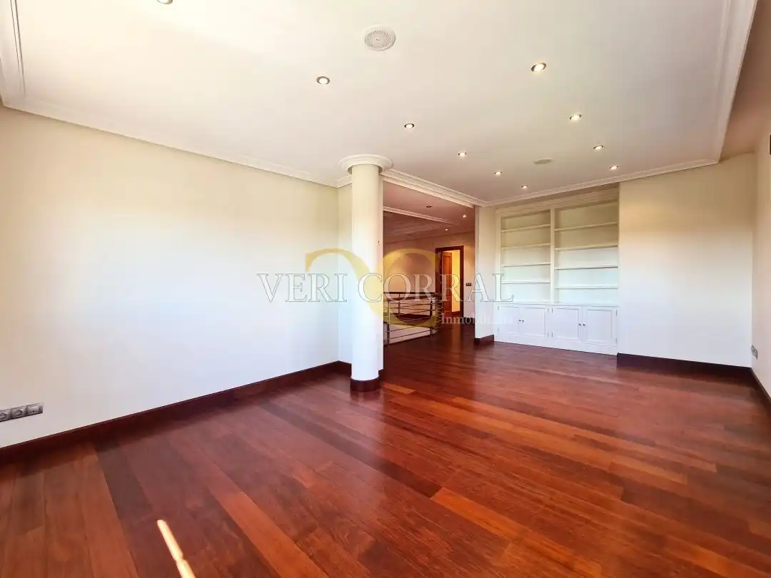 Sala de estar de Casa o chalet en venta en Oviedo  con Calefacción, Jardín privado y Terraza