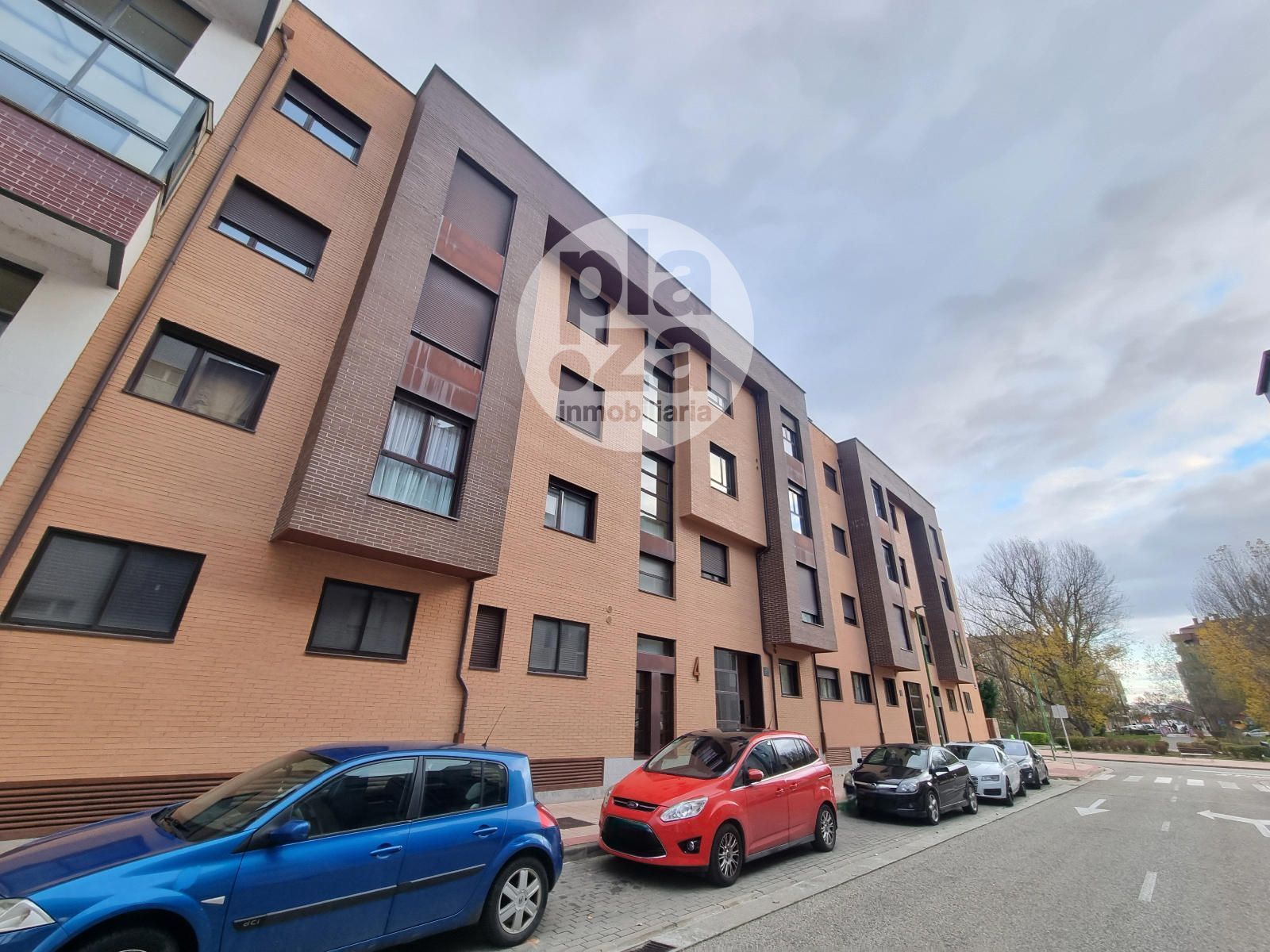 Vista exterior de Piso de alquiler en Burgos Capital con Calefacción, Trastero y Amueblado