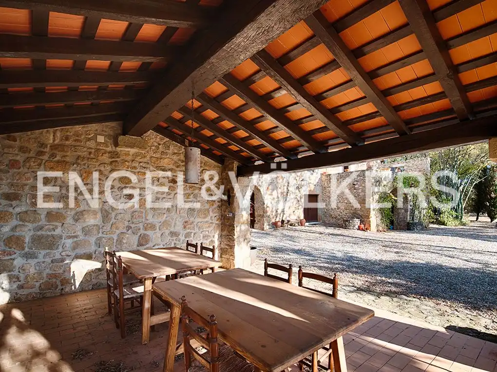 Casa rústica amb terrassa en venda a Cabanelles, imagen 6