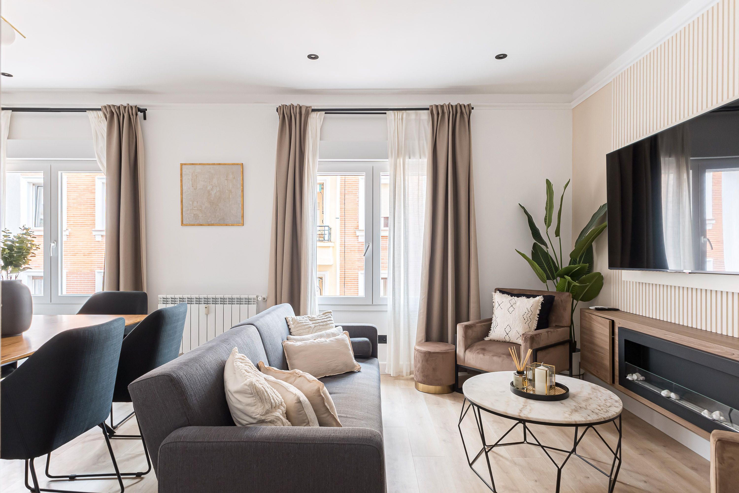 Living room of Apartment to rent in  Madrid Capital  with Air Conditioner, Heating and Parquet flooring