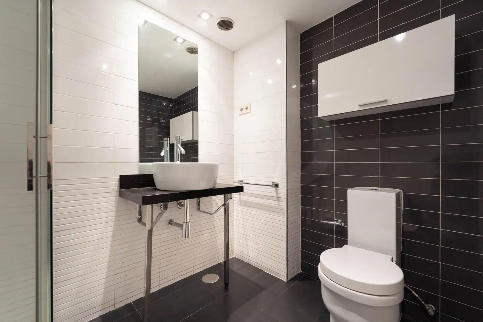 Badezimmer von Wohnung zur Miete in Madrid mit Klimaanlage, Heizung und Abstellraum