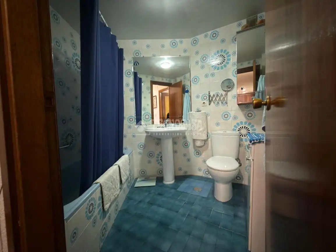 Badezimmer von Wohnung zum Verkauf in Alcobendas mit Klimaanlage, Heizung und Parkett
