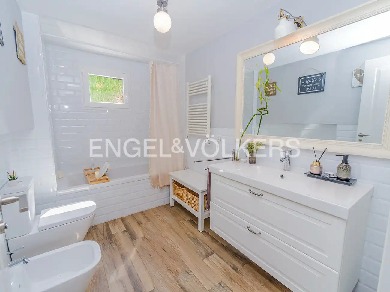 Baño de Casa o chalet en venta en El Campello con Aire acondicionado, Calefacción y Jardín privado