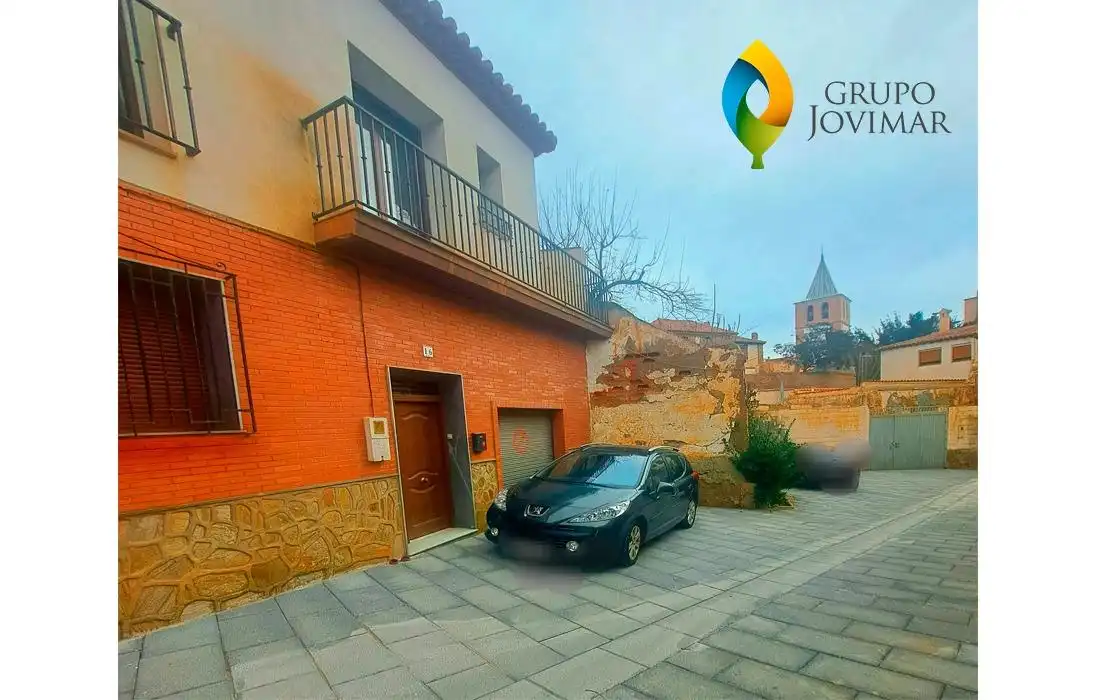 Vista exterior de Planta baixa en venda en Guadix amb Jardí privat, Parquet i Terrassa