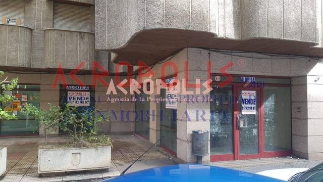 Local comercial en Venta en Avenida del Padre Isla 112 en San Esteban