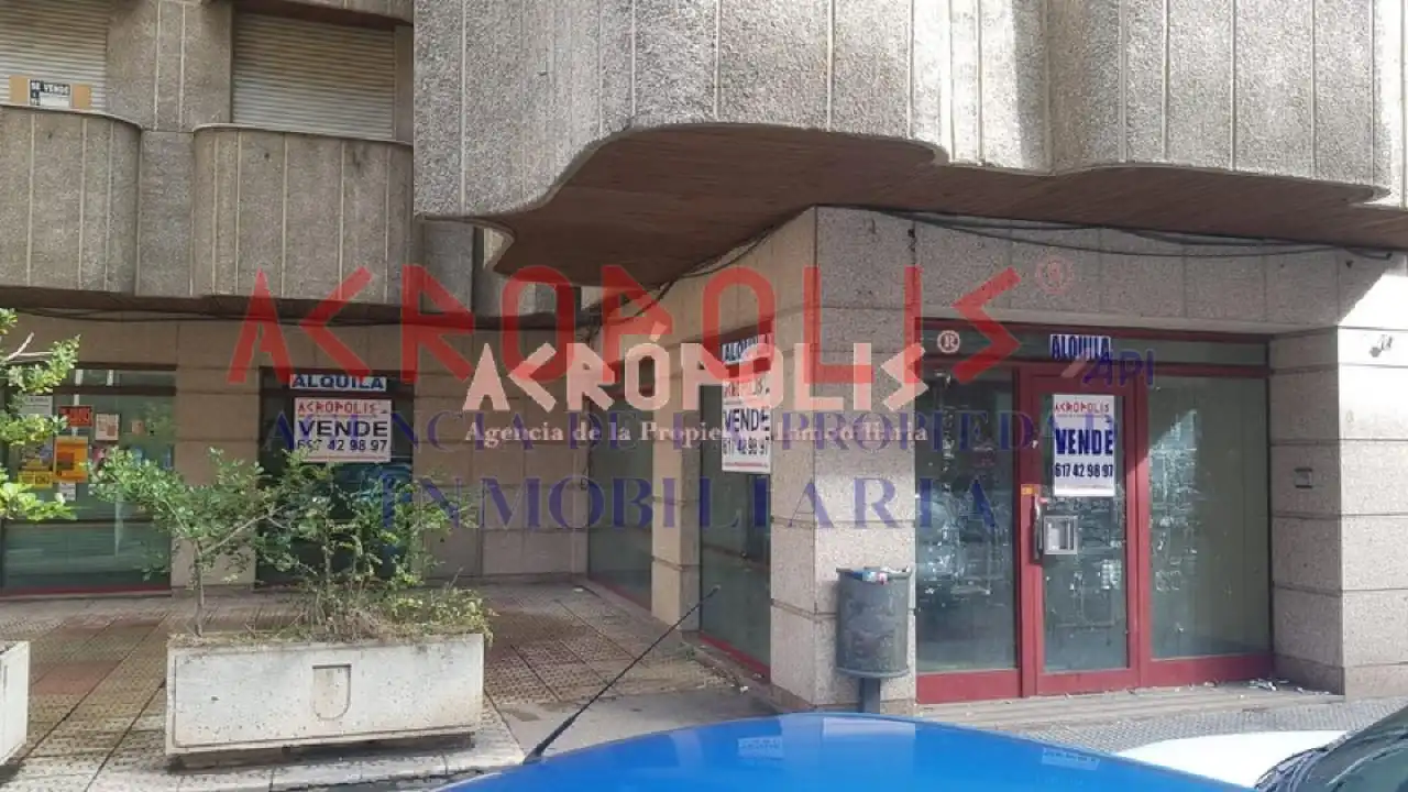 Local comercial en venda a Avenida del Padre Isla 112