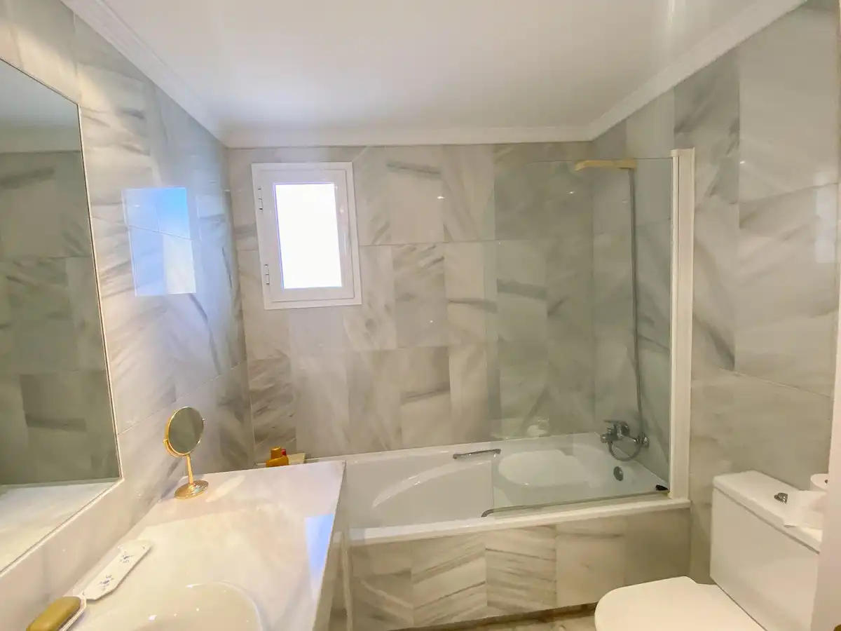 Apartament amb piscina en venda a Avenida Conde Rudi, imagen 4