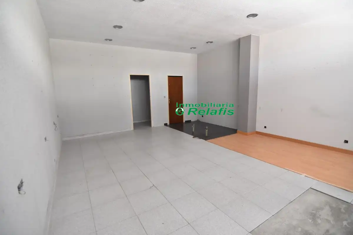 Local comercial en venda a YURRAMENDI 24, imagen 2
