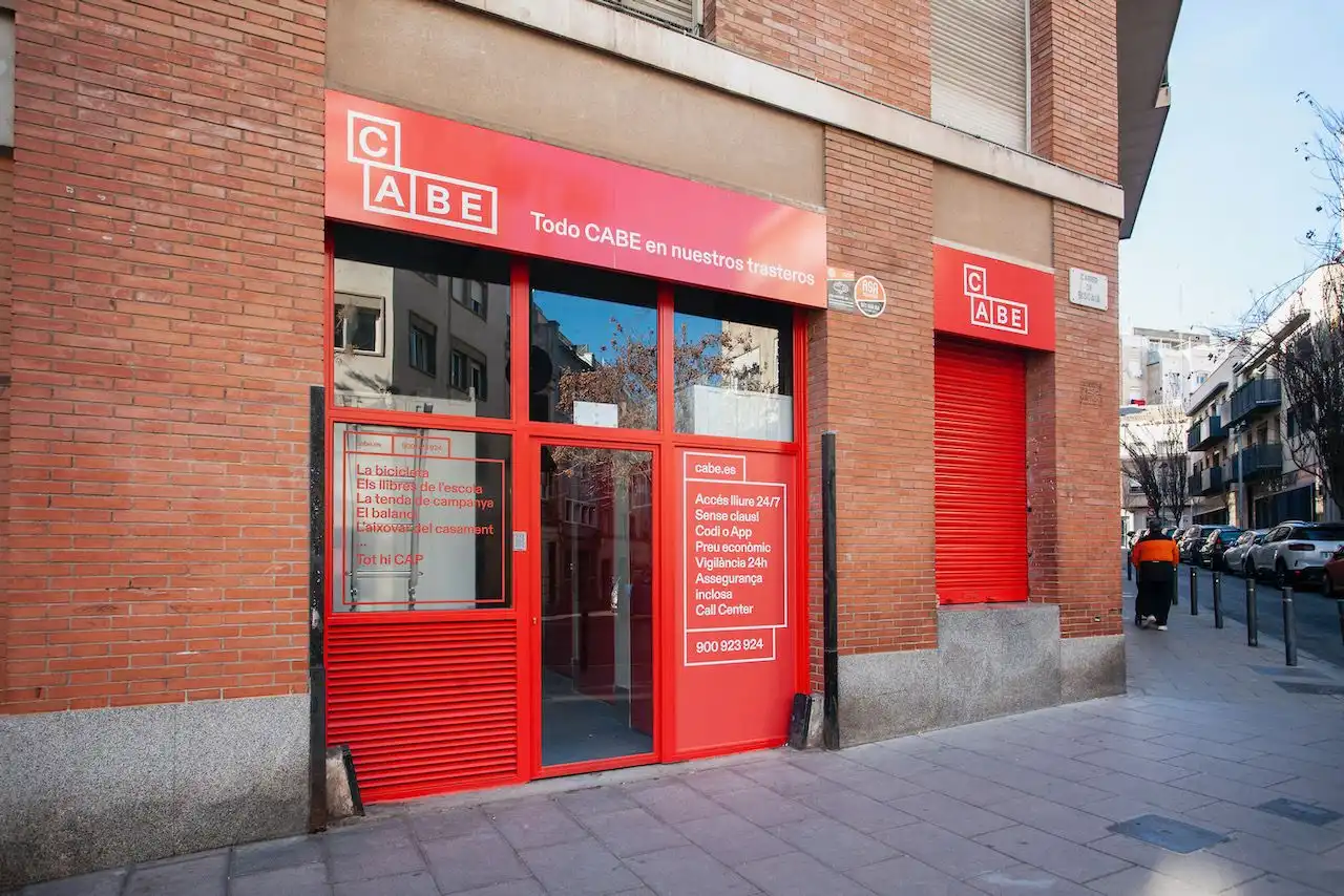 Vista exterior de Trastero de alquiler en Barcelona con Alarma