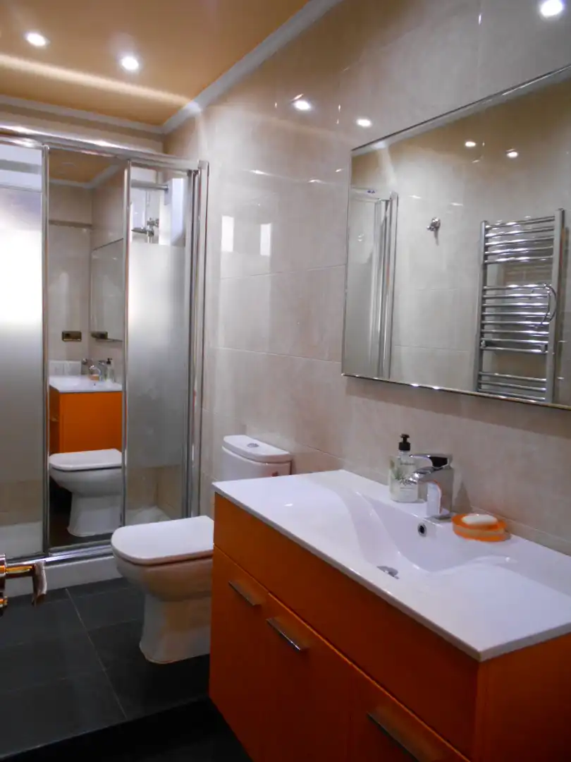 Baño de Piso en venta en Getxo  con Calefacción, Terraza y Trastero