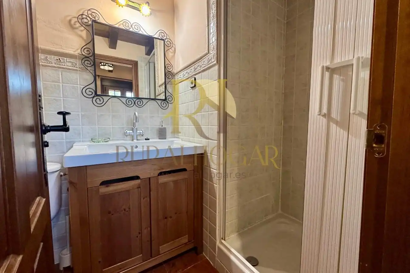 Baño de Casa o chalet en venta en Peralejos de las Truchas con Calefacción, Jardín privado y Parquet