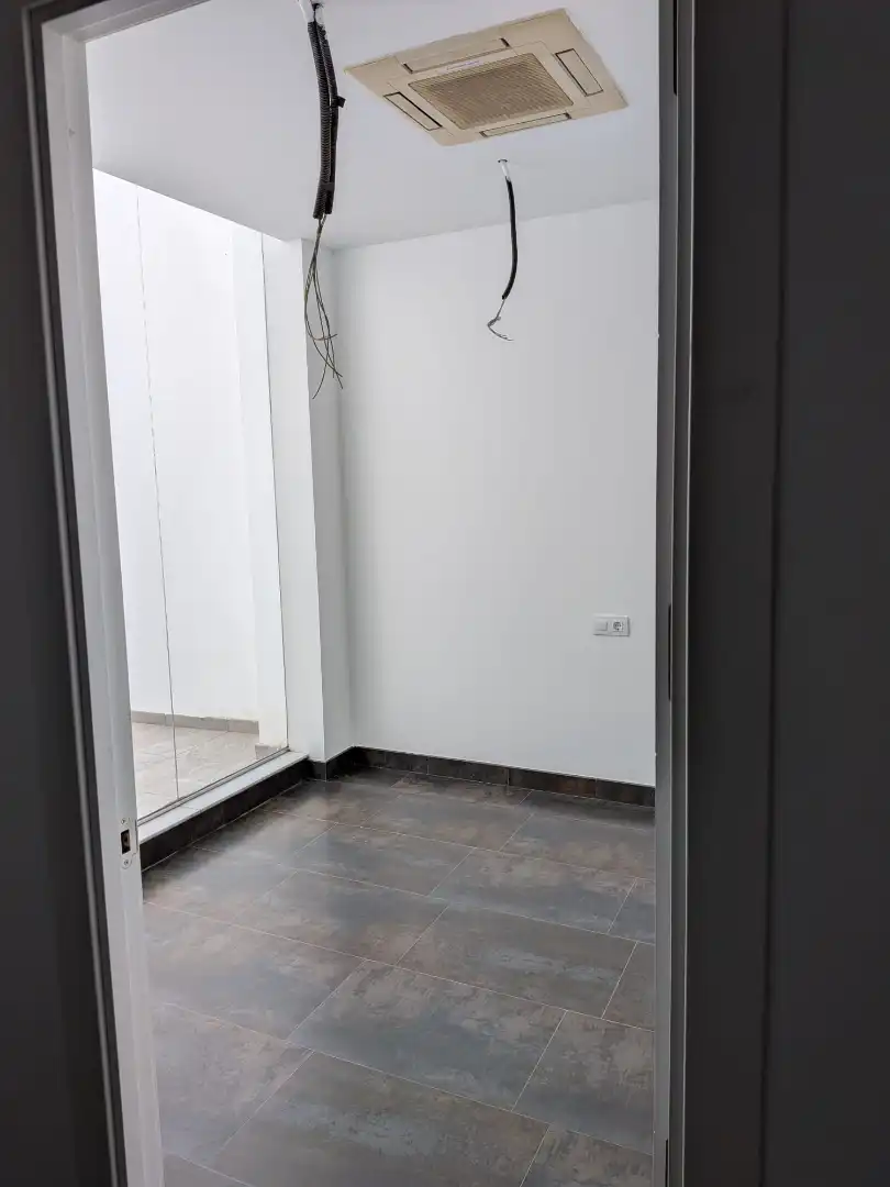 Wohnung zur Miete in Dos Hermanas mit Klimaanlage, Heizung und Balkon