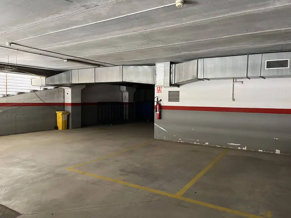 Industrial buildings for rent in Granvia LH