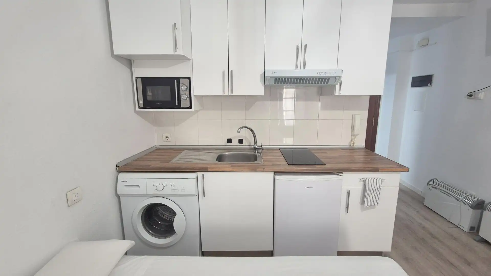 Cocina de Estudio de alquiler en Salamanca con Calefacción, Amueblado y Balcón