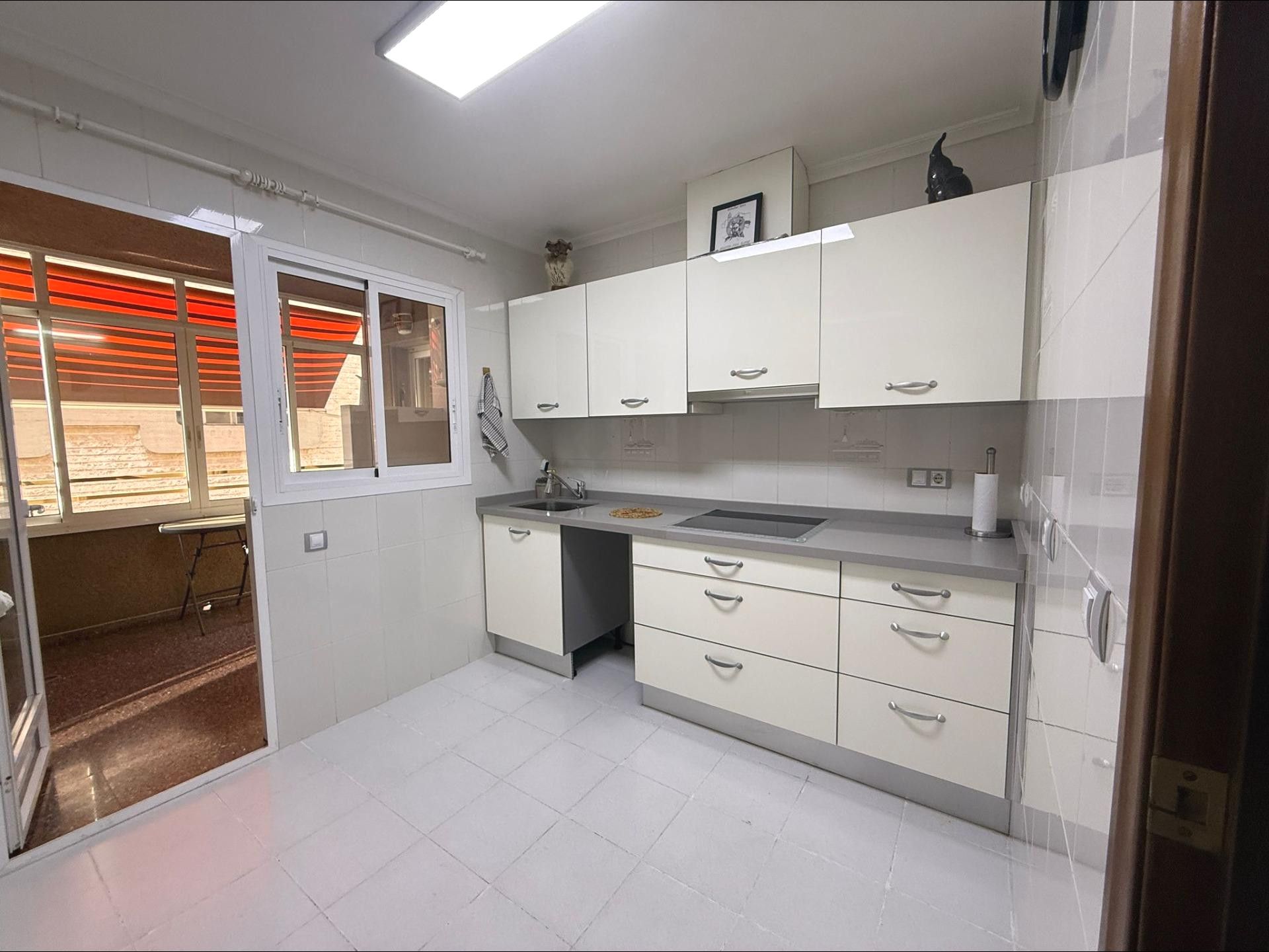 Kitchen of Flat for sale in Alicante / Alacant  with Air Conditioner, Terrace and Balcony