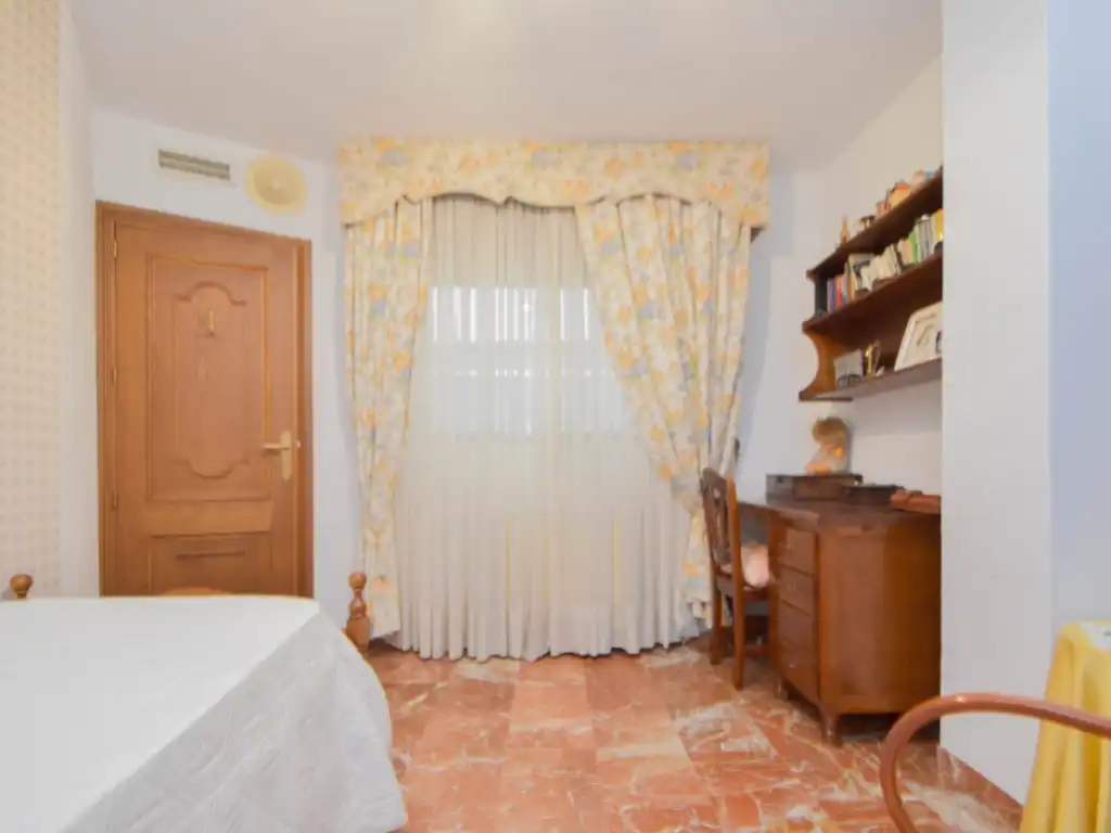 Bedroom of Flat for sale in Granada  with Heating