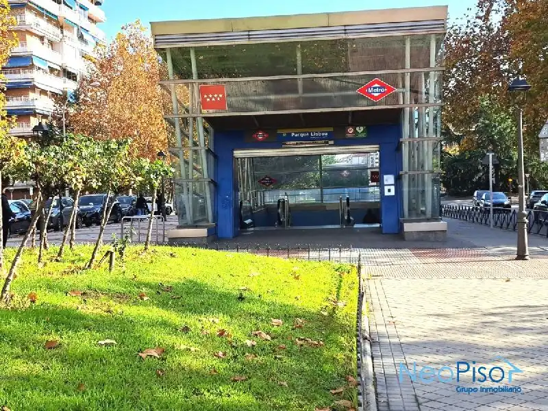 Pis amb ascensor en venda a Parque Lisboa - La Paz, imagen 2