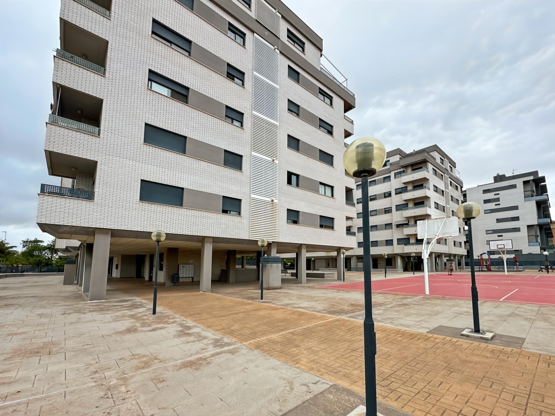 Vista exterior de Pis en venda en Castellón de la Plana / Castelló de la Plana amb Aire condicionat i Traster