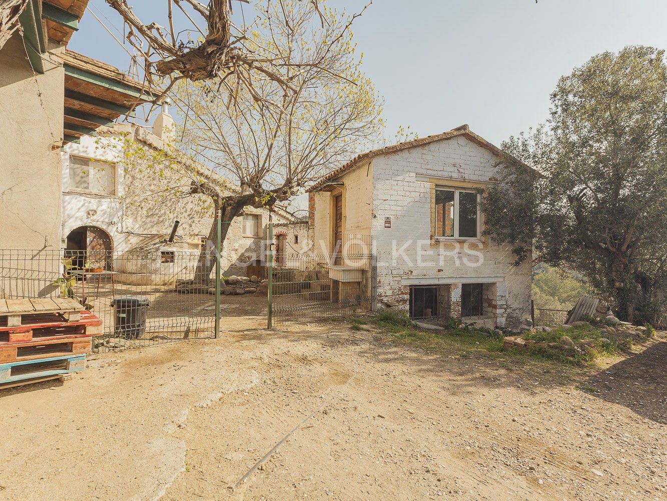 Vista exterior de Casa o xalet en venda en Viladecavalls amb Aire condicionat, Calefacció i Jardí privat