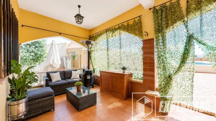 Vista exterior de Casa o chalet en venta en Real con Terraza, Trastero y Piscina