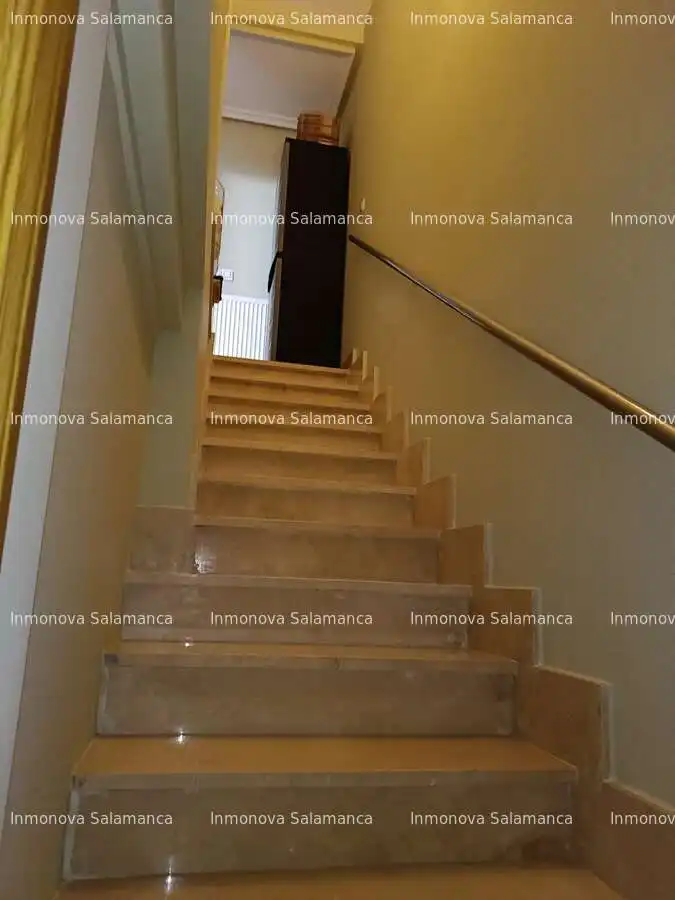 Casa o chalet en venta en Vecinos con Calefacción, Terraza y Trastero