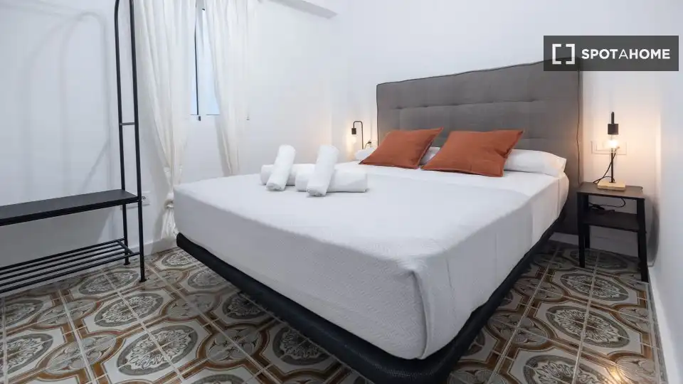 Habitación de Piso de alquiler en Valencia con Aire acondicionado, Calefacción y Amueblado
