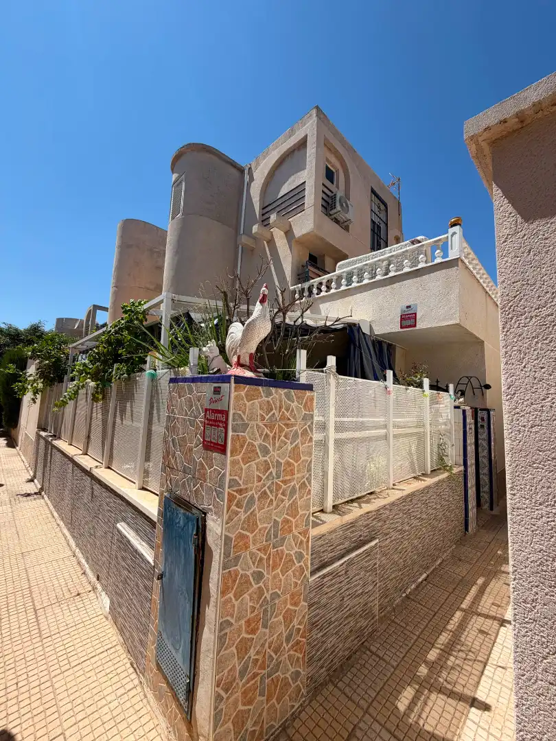 Maison mitoyenne avec piscine à vendre à Calle Francisco Diez Martinez