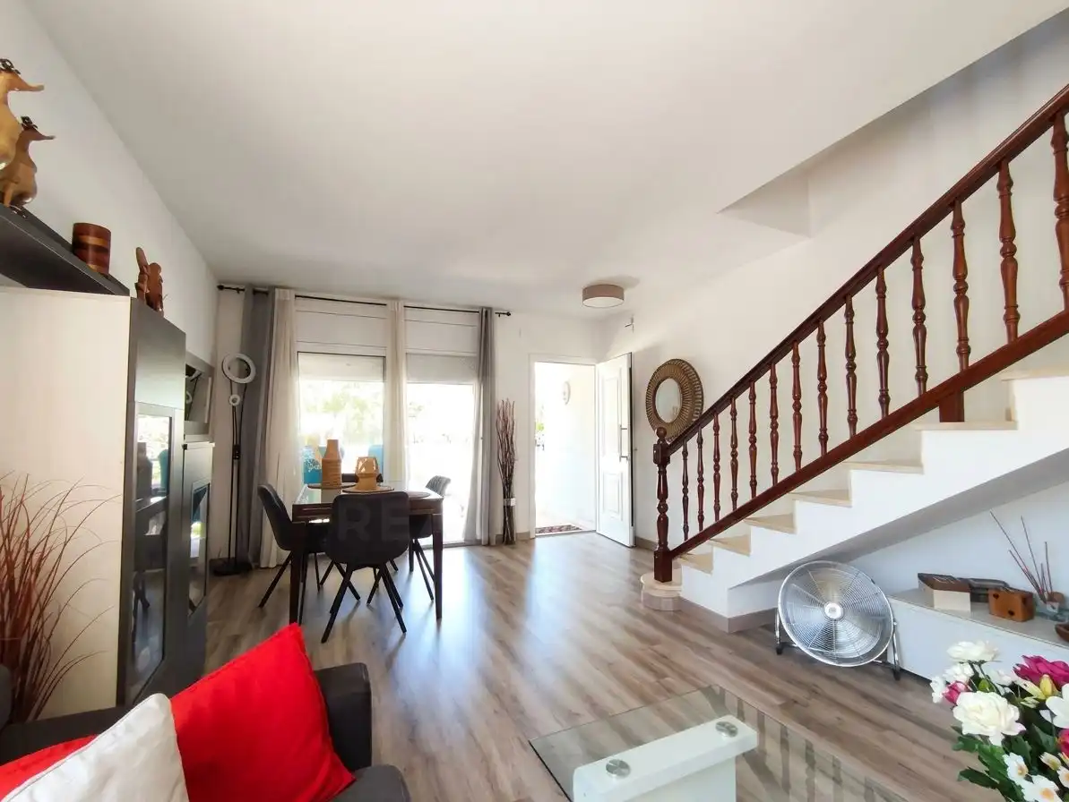 Semi-detached house for sale in El Castell de Cubelles, imagen 4