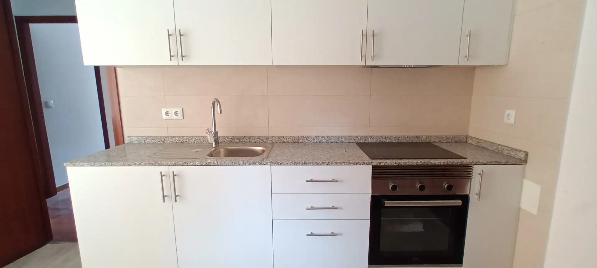 Küche von Wohnung zum Verkauf in Pontevedra Capital  mit Heizung und Abstellraum