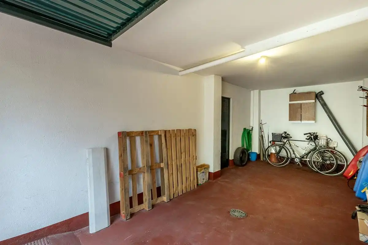 Casa adosada en venta en Alhendín con Calefacción, Terraza y Balcón